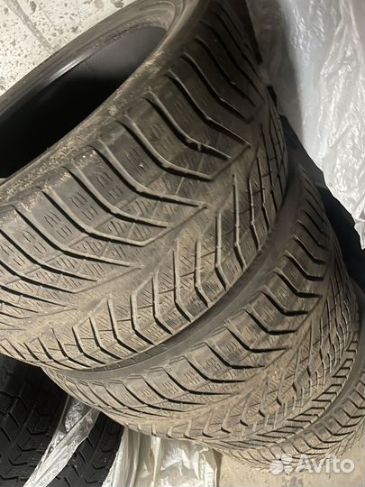 Yokohama BluEarth Winter V905 275/40 R20 и 315/35 R20