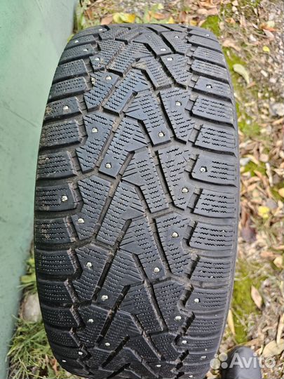 Pirelli Ice Zero 245/45 R19