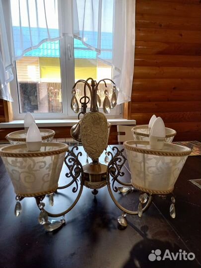 Люстра в идеальном состоянии