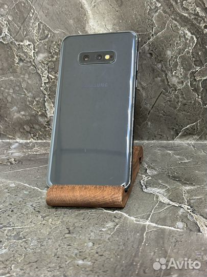 Samsung Galaxy S10e, 6/128 ГБ