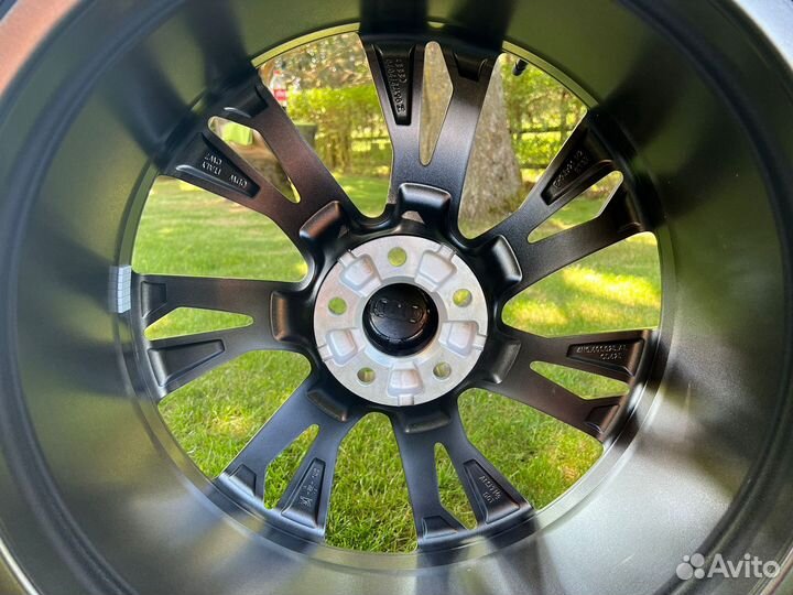 Летний комплект Audi A8 R21, оригинал, новый