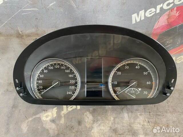 Щиток приборов w639. Япония