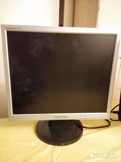 Монитор Samsung
