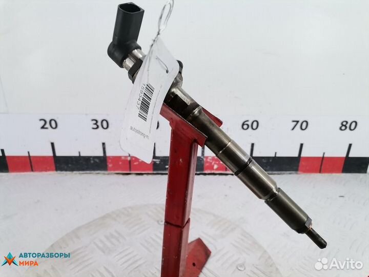 Форсунка Volkswagen Passat B7 2012 03L130277S