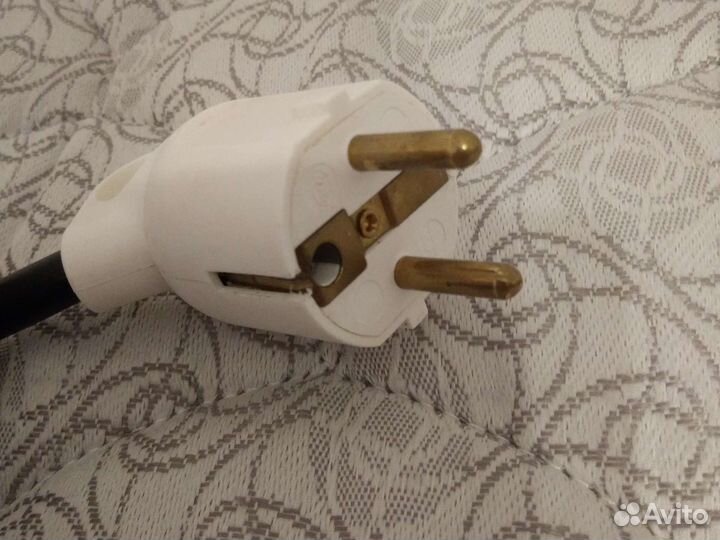 Гибкий кабель с вилкой