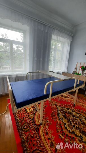 Медицинская кровать для лежачих больных