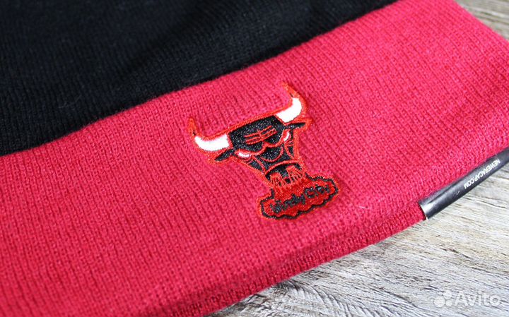 Шапка с Помпоном Chicago Bulls Черная с Красным