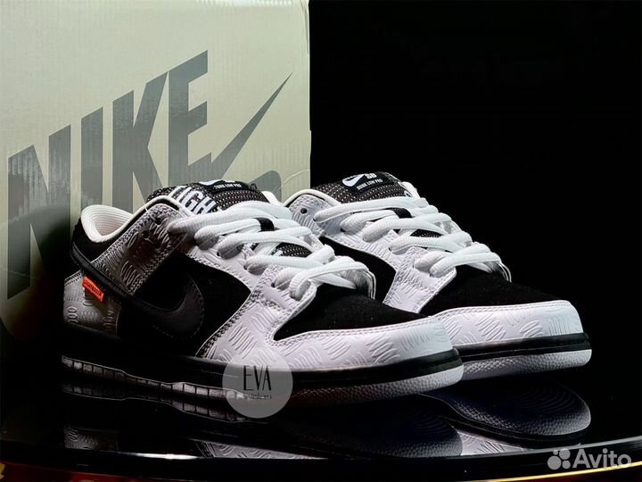 Кроссовки Nike Dunk Low SB X tightbooth