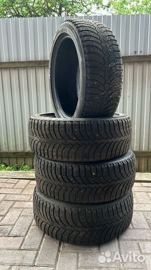 Bridgestone Blizzak DM-V3 205/50 R17