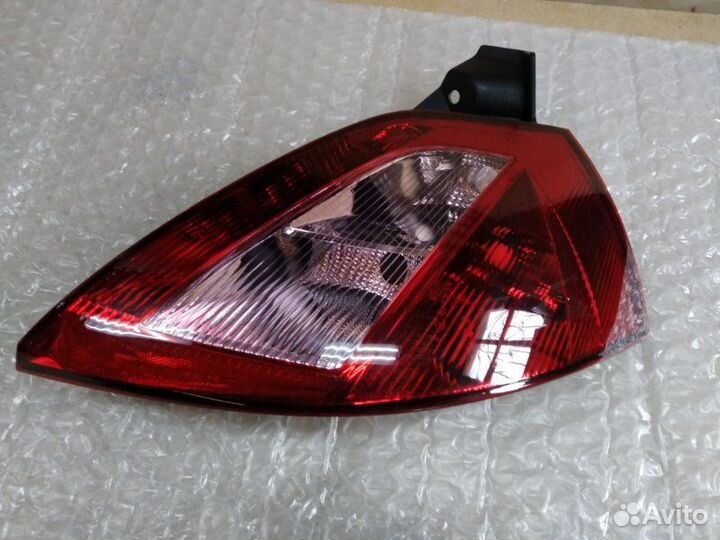 Фонарь задний правый Renault Megane хетчбек 2002