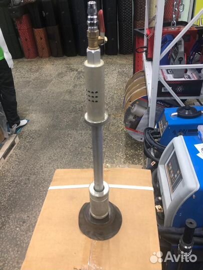 Молоток обратный пневматический с присоской