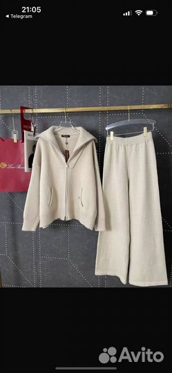 Костюм женский