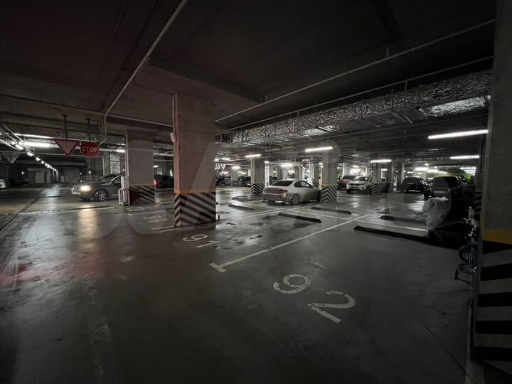 Машиноместо, 16 м²