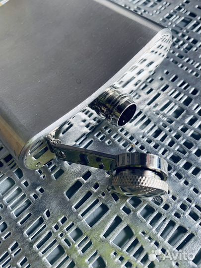 Новая фляжка карманная