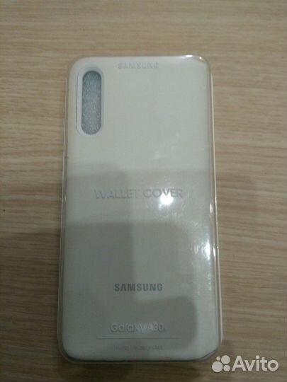 Чехлы на телефон