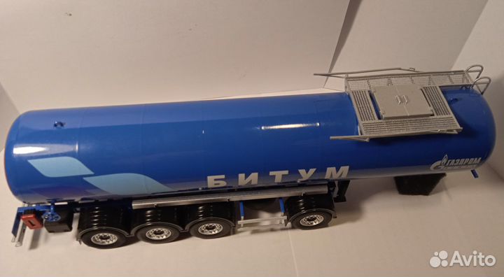 Полуприцеп цистерна битумовоз Bonum Газпром1:43
