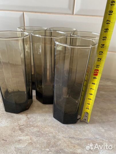 Кувшин со стаканами