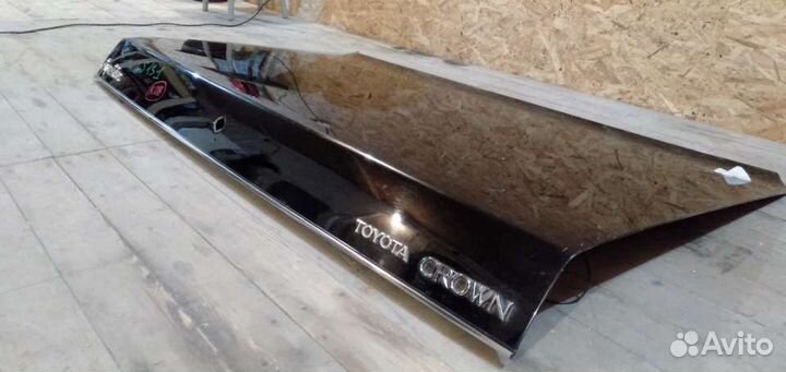 Крышка багажника на Тойоту crown