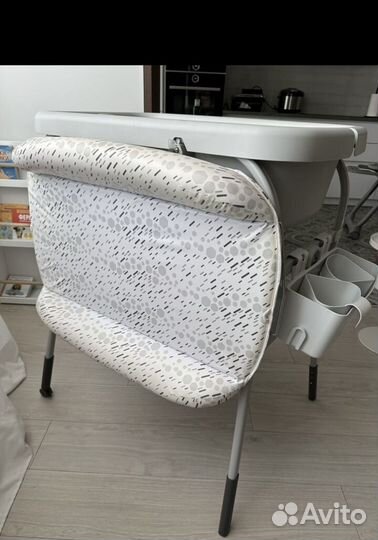 Пеленальный столик с ванночкой chicco