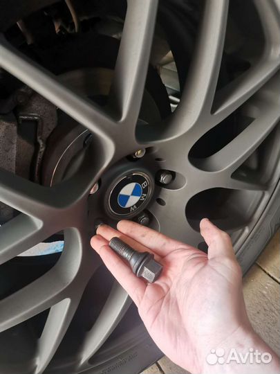 Колёсные болты BMW