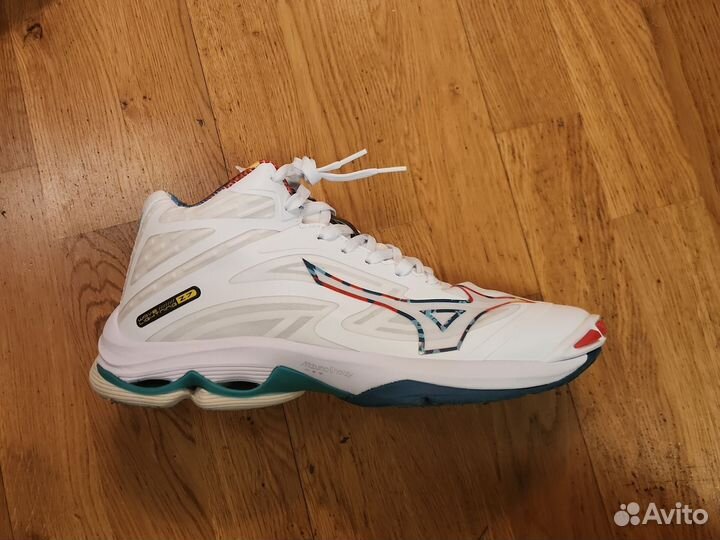 Волейбольные кроссовки Mizuno