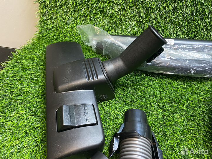 Новый пылесос с пылесборником Samsung SC5241