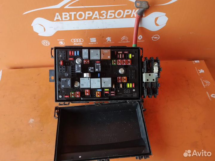 Блок предохранителей Opel Astra J (2010-2016)