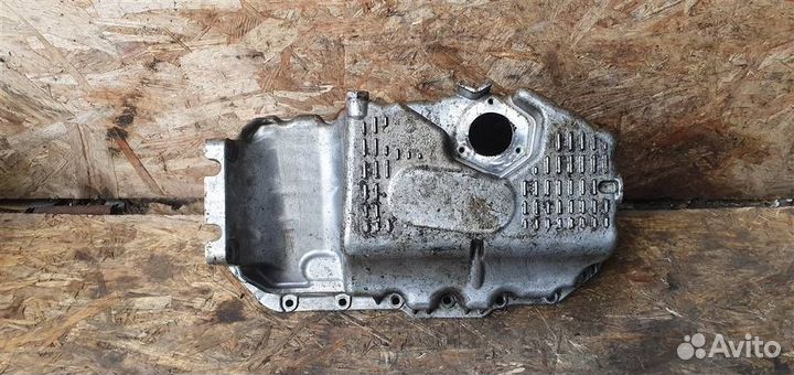 Поддон масляный двигателя Volkswagen Golf V 2003