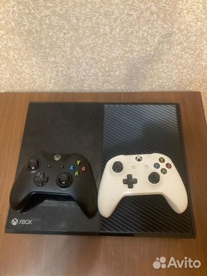 Xbox one 500gb 2 джостика