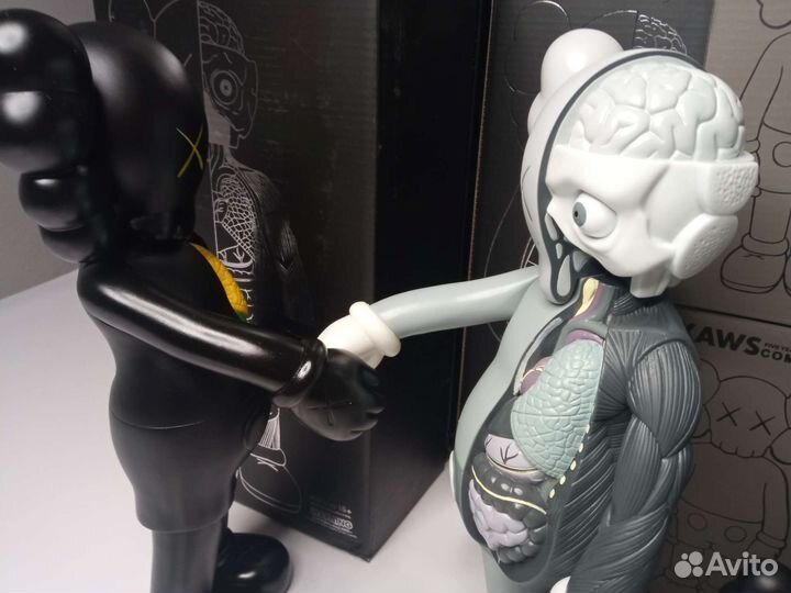 Коллекционные фигурки kaws