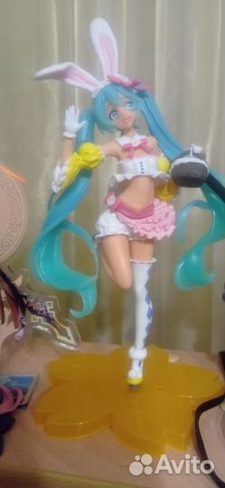 Фигурка хатсуне мику/сакура мику