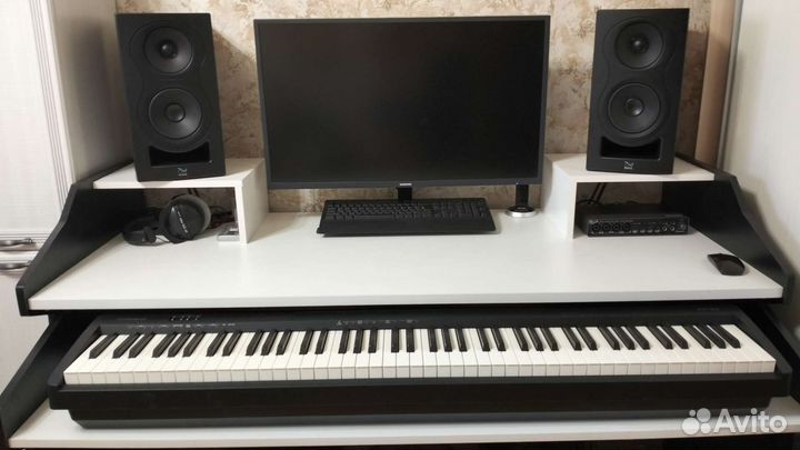 Столы для студии звукозаписи