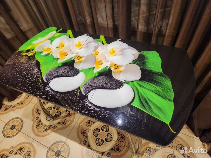 Стол кухонный глянцевый с фотопечатью