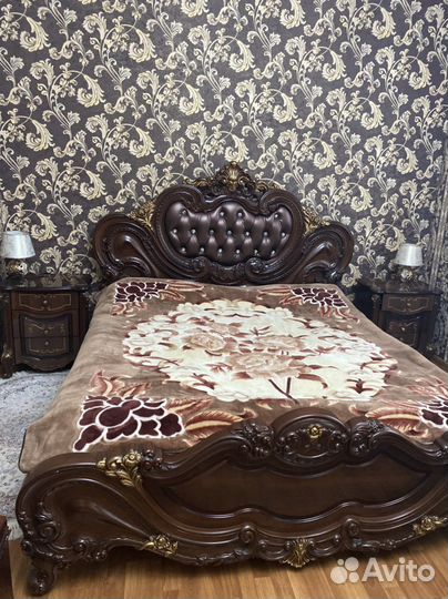 Спальный гарнитур