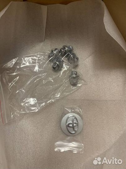 Диски R17 Toyota rav4 оригинальные комплект. новые