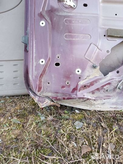 Дверь dodge caravan 4