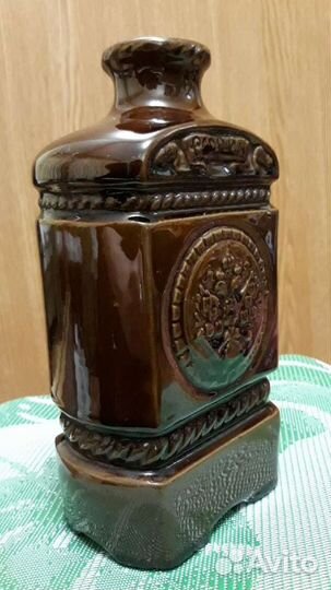 Графин или бутылка