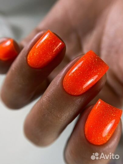 Модель на маникюр