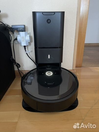 Roomba i7+ - робот пылисос с системой самоочистки