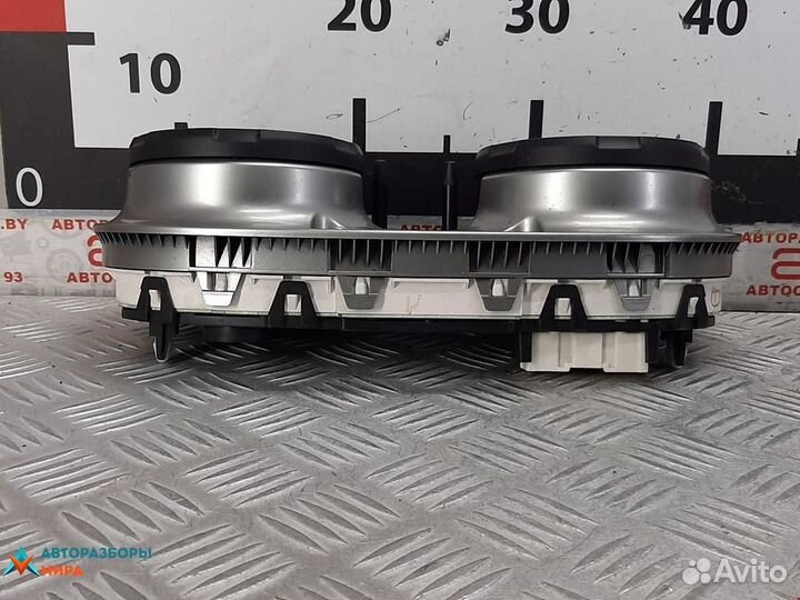 Щиток приборов (приборная панель) Nissan Qashqai