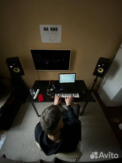 Стойки для акустики