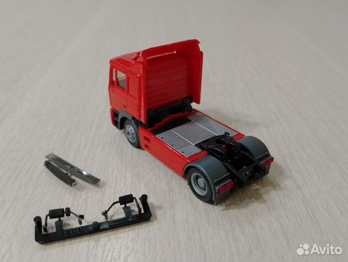 320) Тягач MAN F 2000