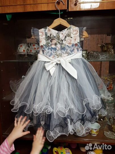 Шикарное нарядное платье