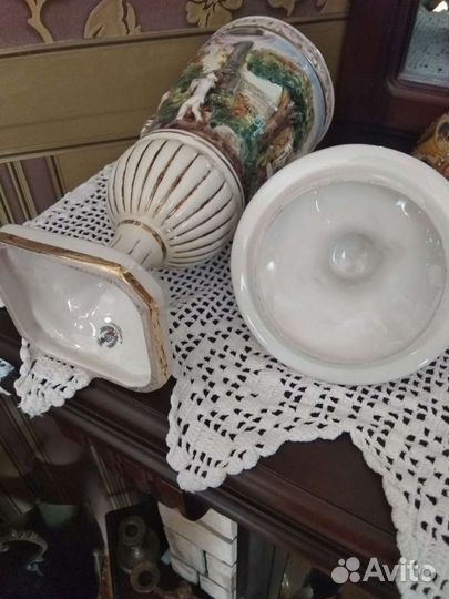 Итальянская ваза Каподимонте, 1950-60-е годы