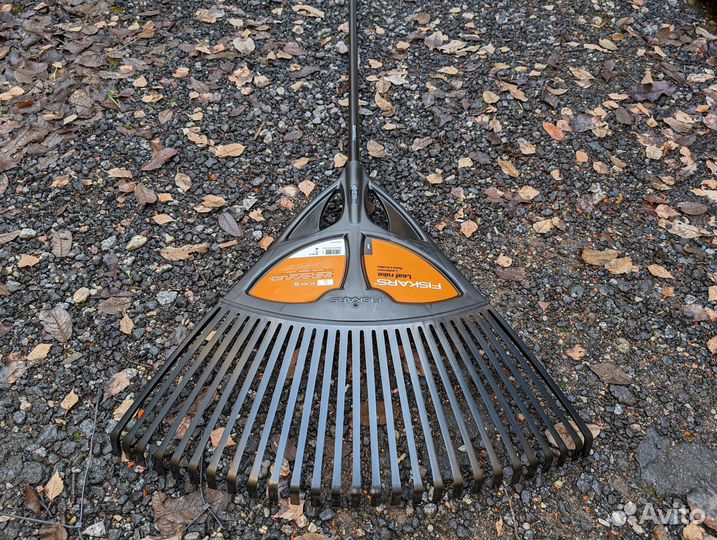 Грабли Fiskars Solid для листьев XL