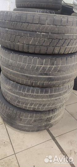 Bridgestone Blizzak VRX 225/45 R18