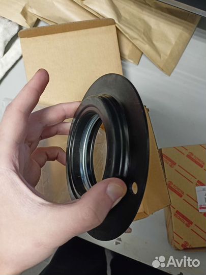 Опорный подшипник передней стойки Toyota