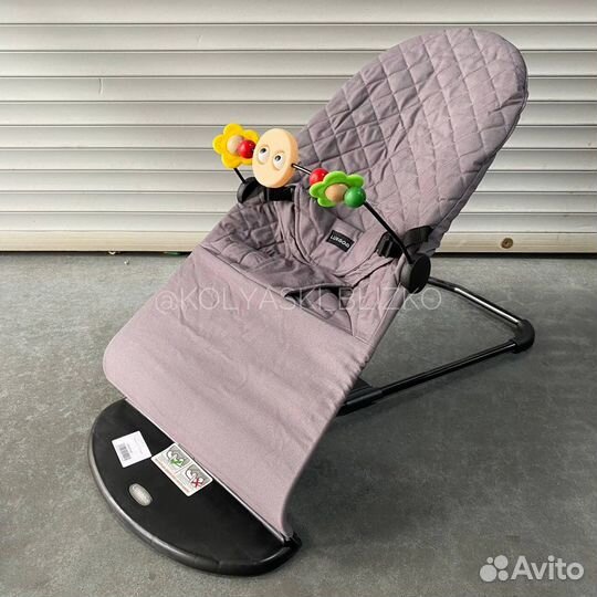 Шезлонг серый качалка