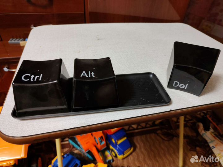 Набор посуды для роллов в виде клавиатуры