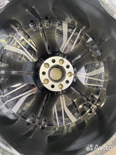 Оригинальные диски Audi A7 4K / S7 New R21